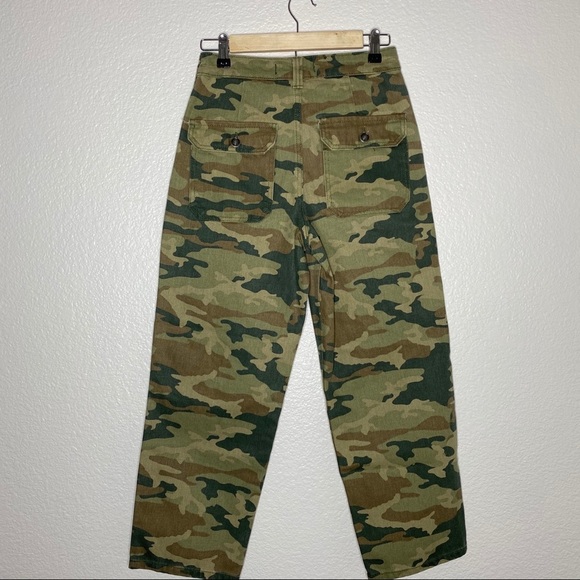 Free People- NWT High Rise Remy Camo Crop Pants - Picture 9 of 10